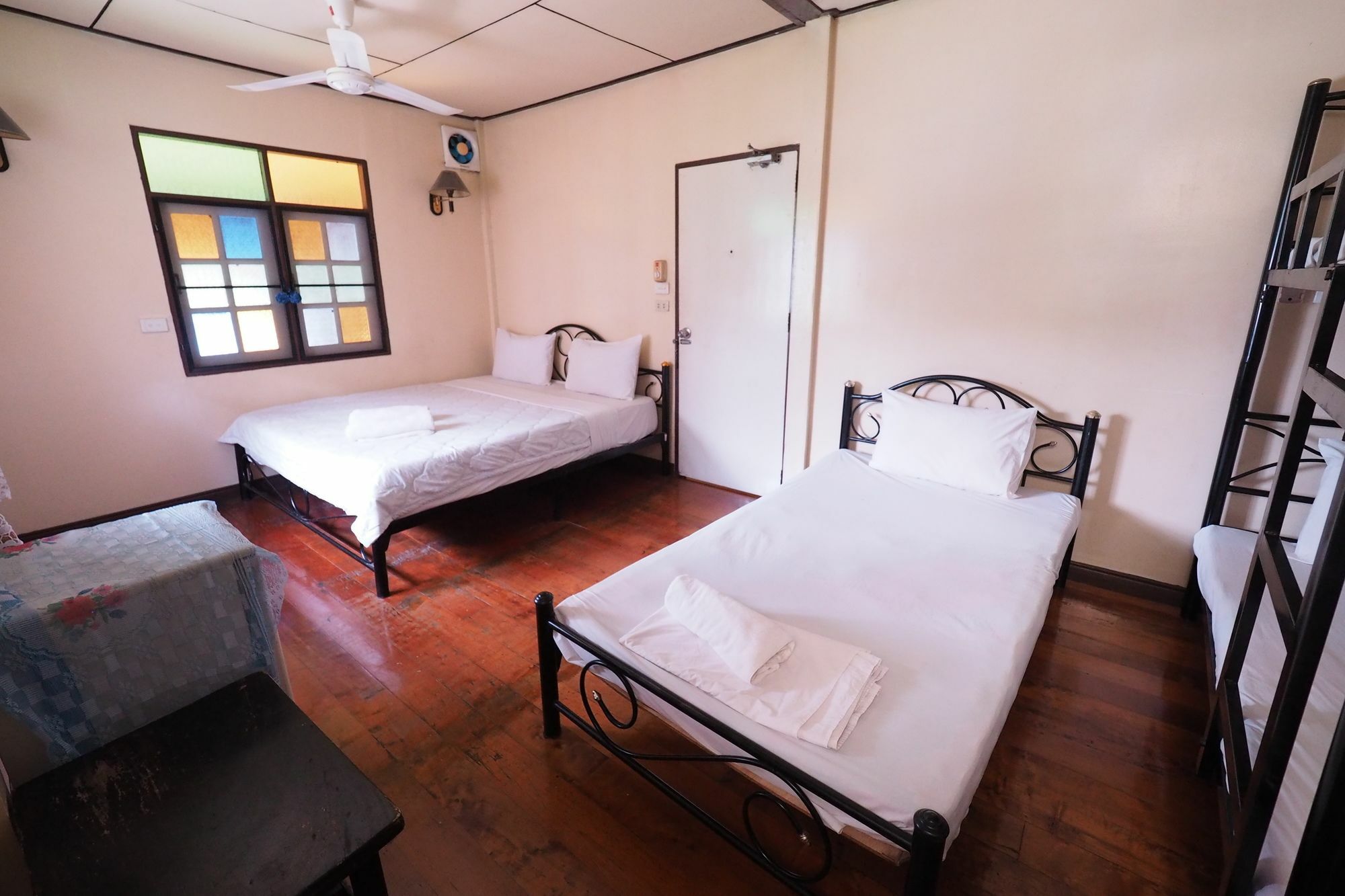 Brickhouse Ayutthaya Guesthouse Est 1986 Exterior foto